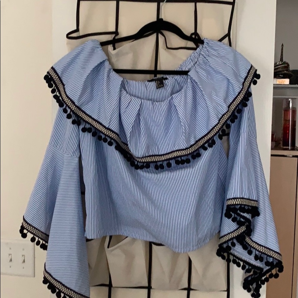 Cute, off the shoulder top!